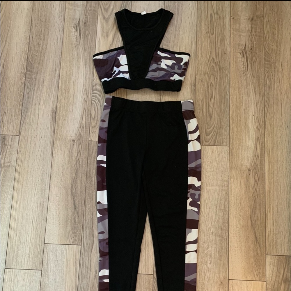 Workout set. Activewear.